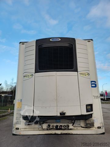 Kühlauflieger SCHMITZ CARGOBULL SCB*S3B / Carrier 1950 / 6247 St./ 7 cm Wand