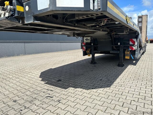 Semi low-loader Broshuis 3ABSD Lowloader 3-axle / GVW: 59.000kg / Neck: ...