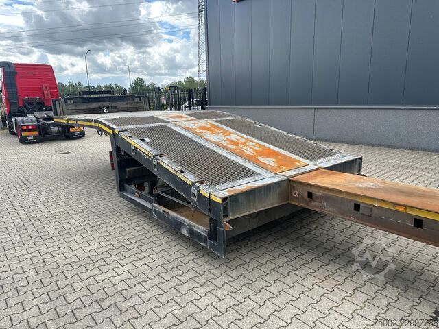 Semi low-loader Broshuis 3ABSD Lowloader 3-axle / GVW: 59.000kg / Neck: ...