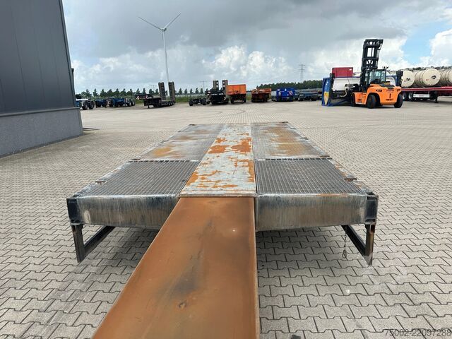Semi low-loader Broshuis 3ABSD Lowloader 3-axle / GVW: 59.000kg / Neck: ...