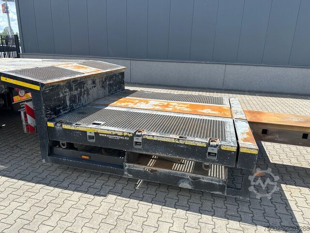 Semi low-loader Broshuis 3ABSD Lowloader 3-axle / GVW: 59.000kg / Neck: ...