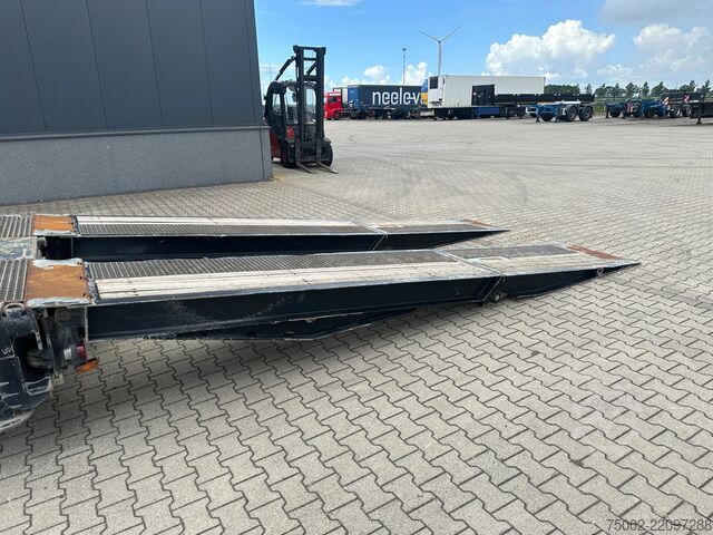 Semi low-loader Broshuis 3ABSD Lowloader 3-axle / GVW: 59.000kg / Neck: ...