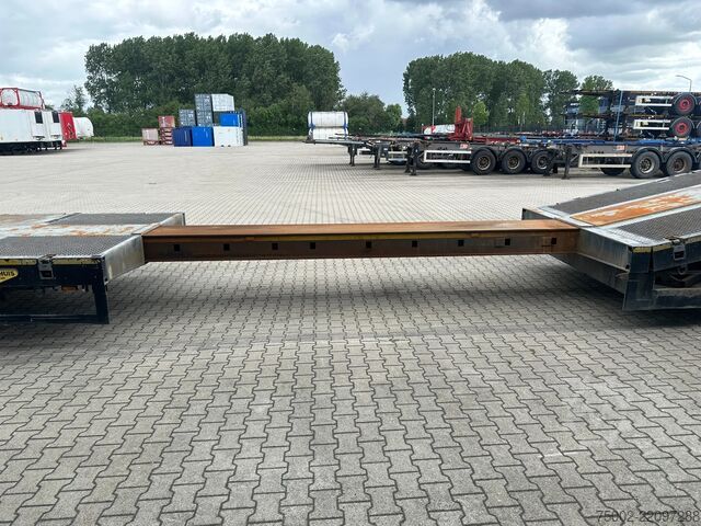 Semi low-loader Broshuis 3ABSD Lowloader 3-axle / GVW: 59.000kg / Neck: ...