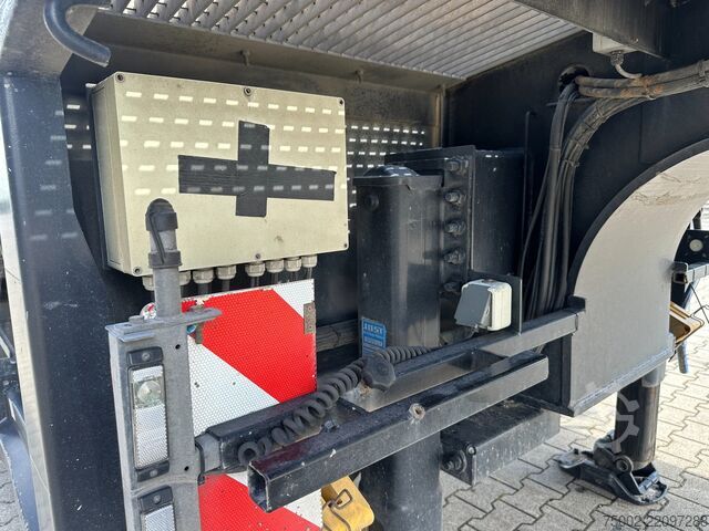 Semi low-loader Broshuis 3ABSD Lowloader 3-axle / GVW: 59.000kg / Neck: ...