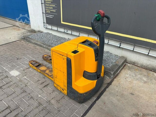 Electric pallet truck Jungheinrich EJE20, reference VS-22916 JUNGHEINRICH EJE20