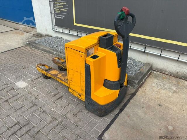 Electric pallet truck Jungheinrich EJE20, reference VS-22916 JUNGHEINRICH EJE20