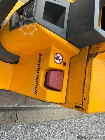 Electric pallet truck Jungheinrich EJE20, reference VS-22916 JUNGHEINRICH EJE20