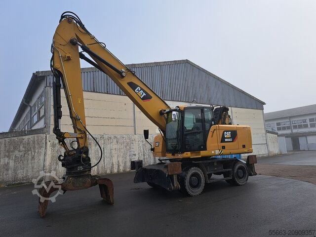 Material handler No. 03 Caterpillar MH 3022