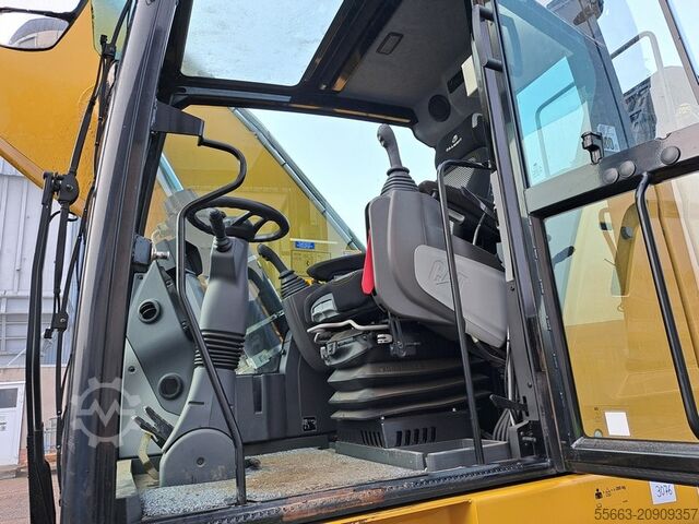 Material handler No. 03 Caterpillar MH 3022