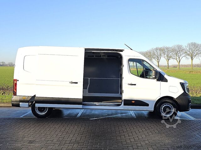 High-roof van RENAULT MASTER L3H2 404Km WLTP Navi