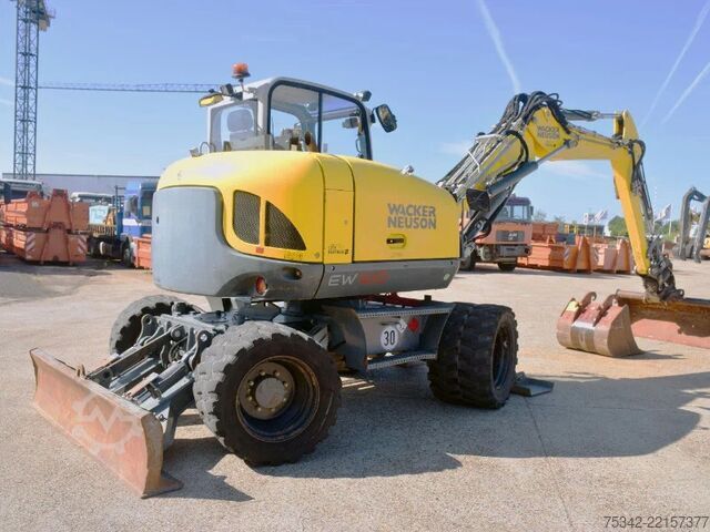 Radbagger WACKER NEUSON EW100 wheel-excavator Model E06-06