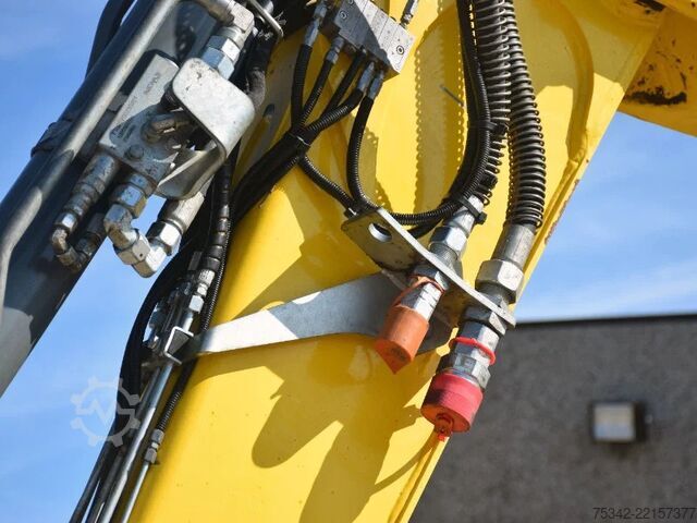 Radbagger WACKER NEUSON EW100 wheel-excavator Model E06-06