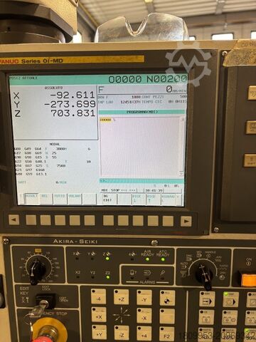 Vertical machining center Akira Seiki V 5.5 XP