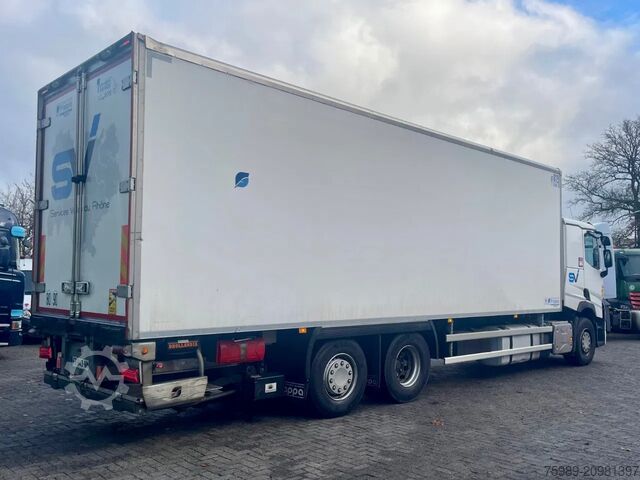 Refrigerated/frozen transport Renault T380 VF611M165MD003883,    6x2,  388567 km, 8.9...