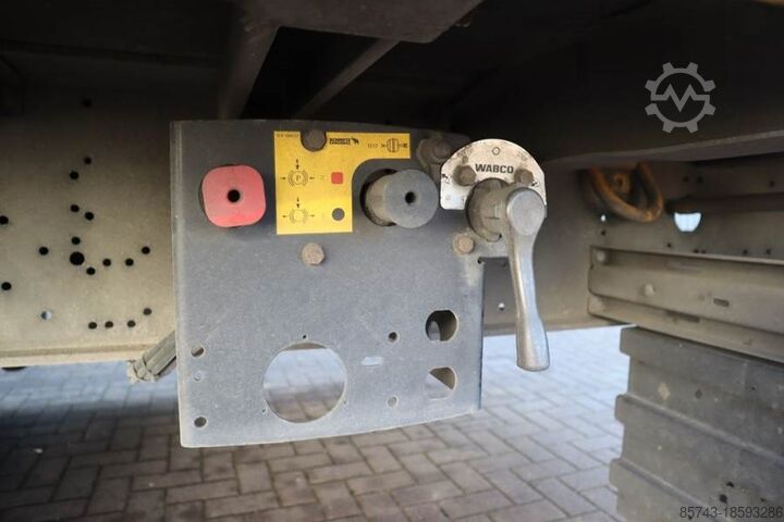 Curtain sided Schmitz CARG SCB3ST CoC Documents, TuV Loading Certificate