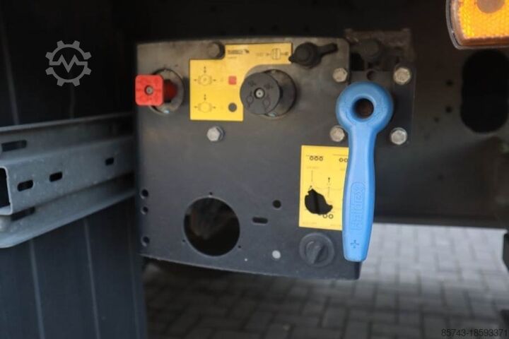 Curtain sided Schmitz CARG SCB3ST CoC Documents, TuV Loading Certificate