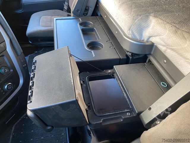 Standard tractor Iveco Stralis 460 / 2x Tank / Automatic