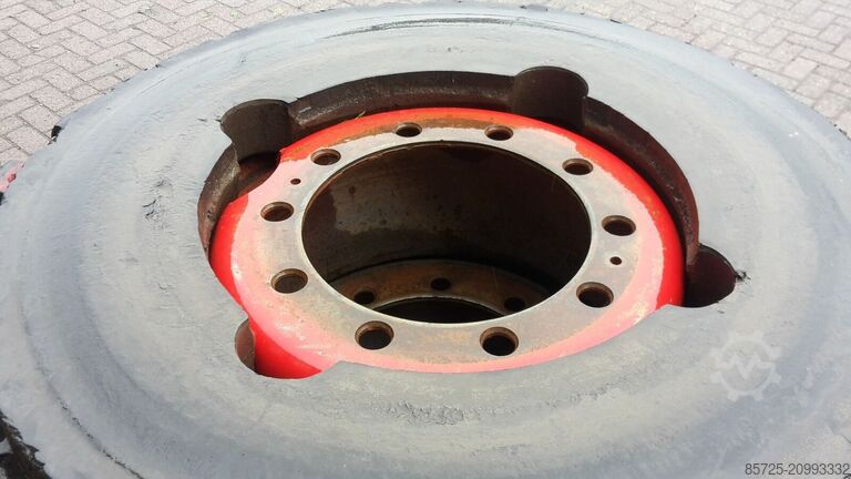 Wheel with tyre  Wielen