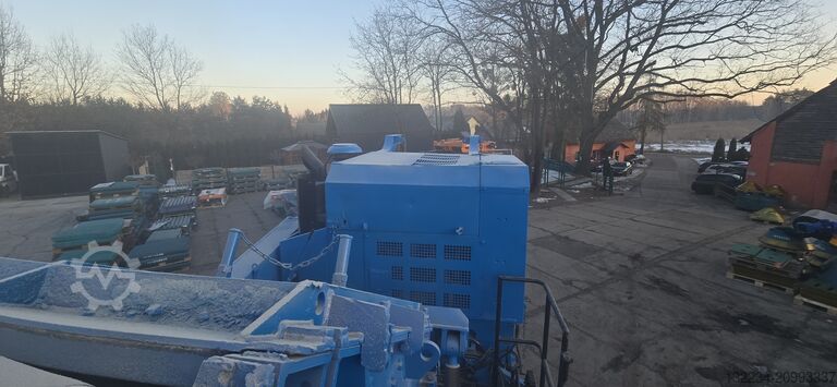 Mobile impact crusher on tracks Terex Pegson Trakpactor 428