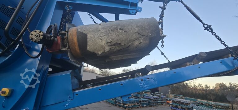 Mobile impact crusher on tracks Terex Pegson Trakpactor 428