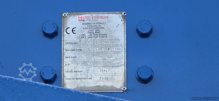 Mobile impact crusher on tracks Terex Pegson Trakpactor 428