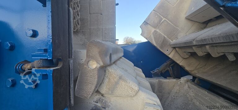 Mobile impact crusher on tracks Terex Pegson Trakpactor 428