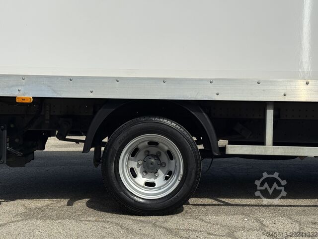 Box van Iveco daily 35-160
