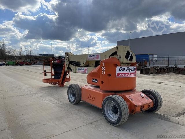 Articulated boom lift JLG E450AJ