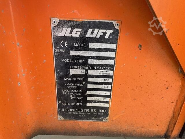 Articulated boom lift JLG E450AJ
