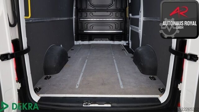 Panel van Volkswagen Crafter 2.0 TDI 35 KASTEN 3 SITZE LED,NAVI,AHK