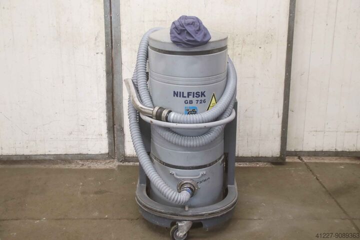 Industrial vacuum cleaner Nilfisk GB 726