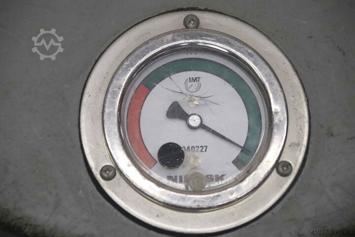 Industrial vacuum cleaner Nilfisk GB 726