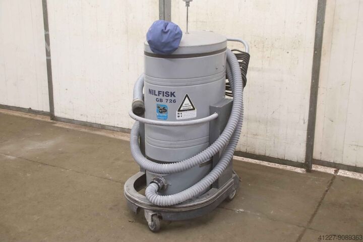 Industrial vacuum cleaner Nilfisk GB 726