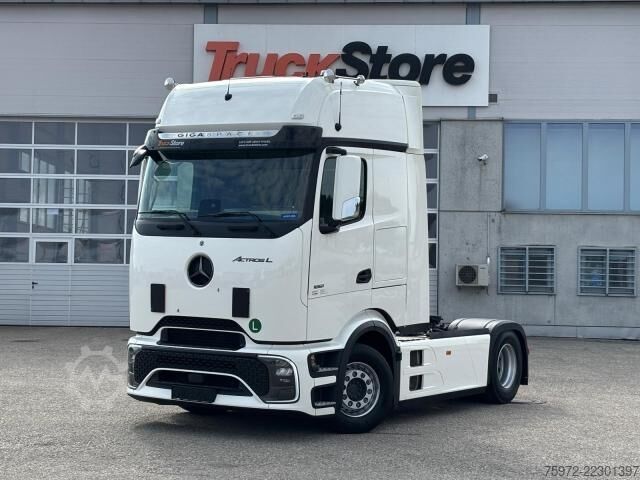 Standard tractor unit  Actros 1851 LS