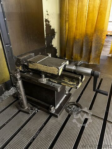 Bettfräsmaschine KIHEUNG KNC-RT 1000 with rotary tabel + atc