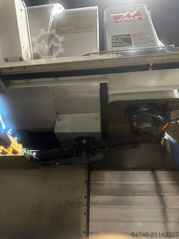 Vertikales Bearbeitungszentrum HAAS VF-4 BHE   40 ATC