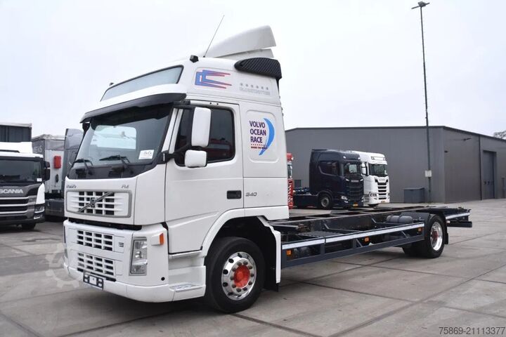 Fahrgestell mit Fahrerhaus Volvo FM 340 4x2 - EURO 5 - 935 TKM - AIRCO - CAB HEA...