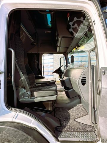Box van MERCEDES-BENZ 818