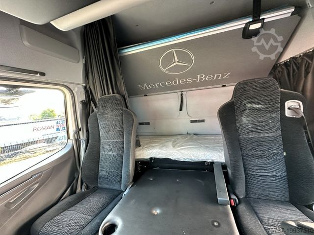 Box van MERCEDES-BENZ 818