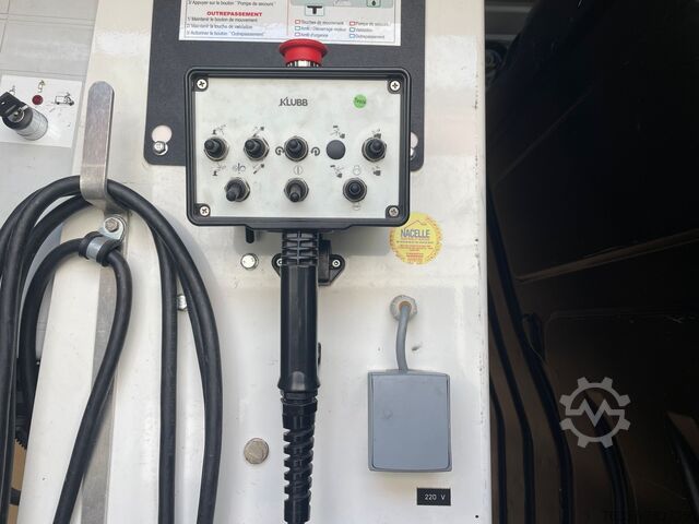 Work platform Renault Master Arbeitsbühne 2Personen Korb200 kg