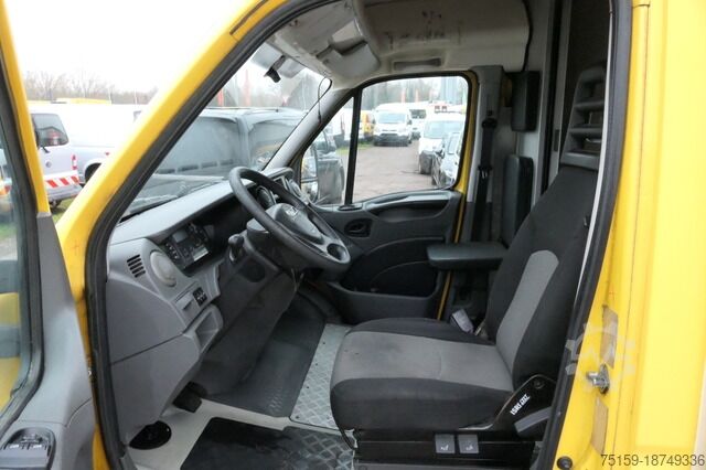 Transporter mit Koffer iveco Daily 35 S11 C30C AUTOMATIK Regale LUFT - EURO 5 - CoC