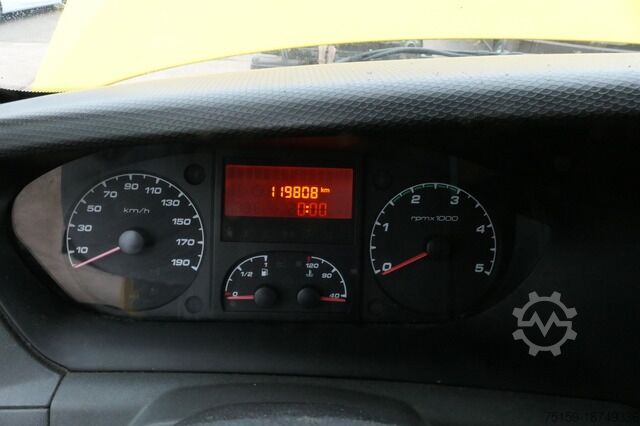 Transporter mit Koffer iveco Daily 35 S11 C30C AUTOMATIK Regale LUFT - EURO 5 - CoC