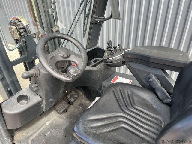 Electric 3-wheel forklift Linde E16-01