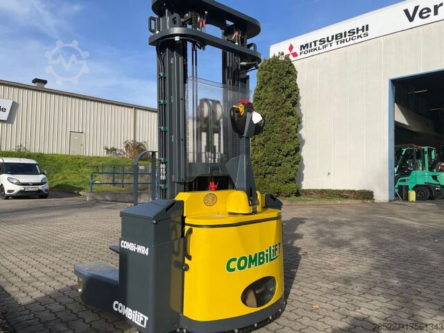 High Lift stacker Combilift WR4 4-Wege Deichselstapler mit Zinkenverstellgerät
