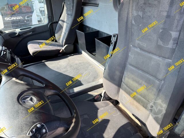 Tipper truck Mercedes-Benz Actros 4144K Kipper 20cbm 40Ton 8x4