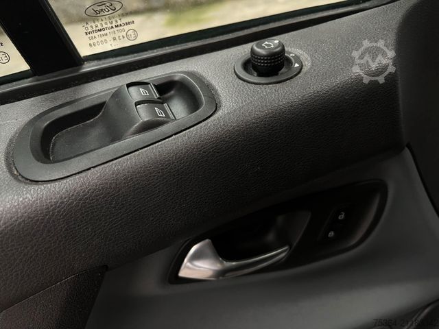 Kleinbus FORD Transit Custom 2.0 TdCi L1H1 9Sitze Motor Defect