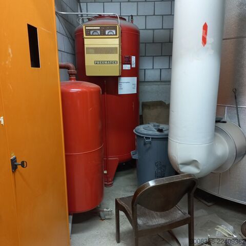 2 wood chip boilers, 300 kW and 550 kW Schmid AG UTSK-550.22 und UTSK-300.22