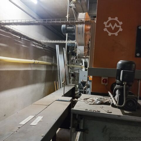 2 wood chip boilers, 300 kW and 550 kW Schmid AG UTSK-550.22 und UTSK-300.22