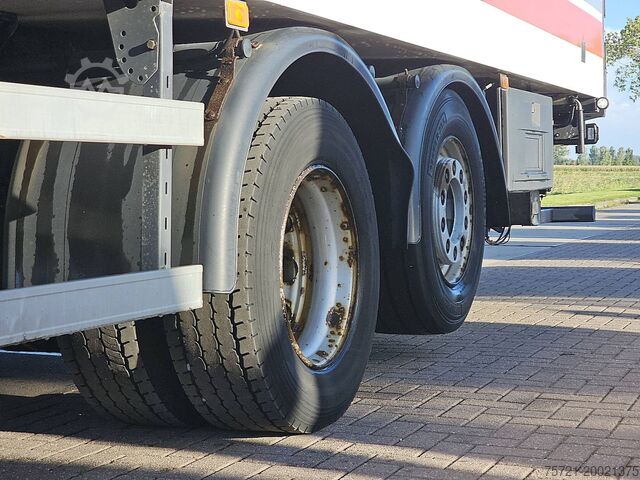 Refrigerated/frozen transport VOLVO FM 330 6X2 FRIGOBL. LIFT