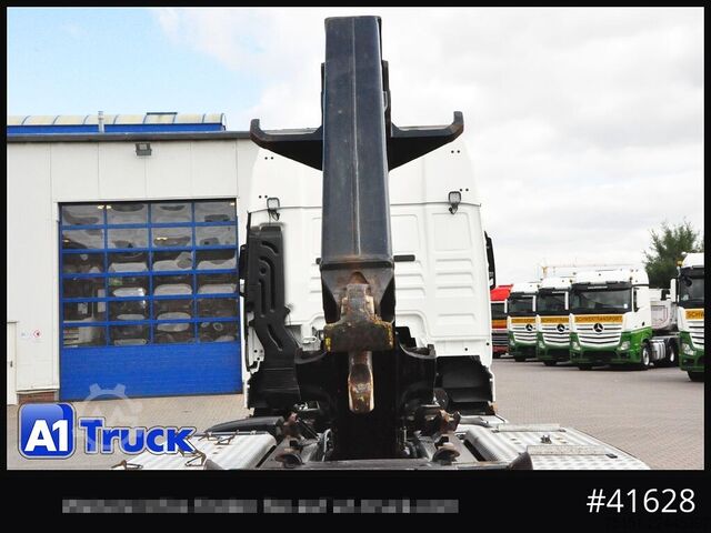Roll-off tipper truck MAN TGX 26,500 LL, HIAB Intarder Navi Sound, Funk